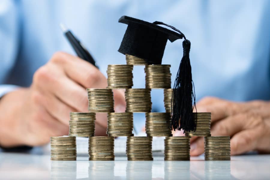 what type of accountant makes the most money